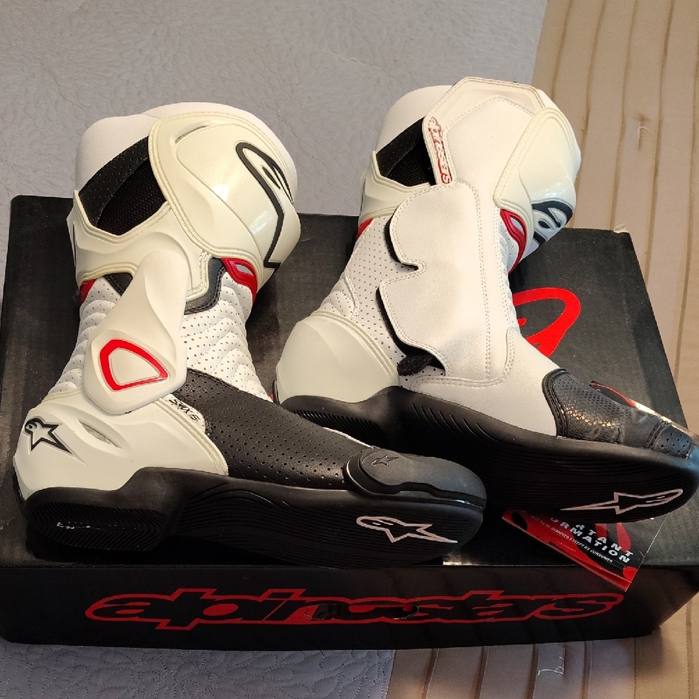 NWT And Box Alpinestars White/Black/Red Boots Size Euro 45 / 10.5 US